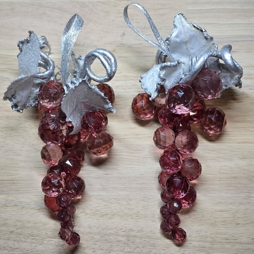 VTG Lucite Acrylic Faceted Grape Cluster Magenta Silver Leaf Lot of 2